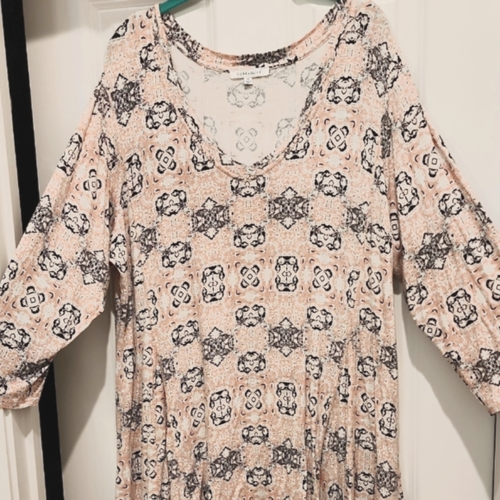 Rose And Olive Pink and Black Super Soft Patterned Tunic 2x